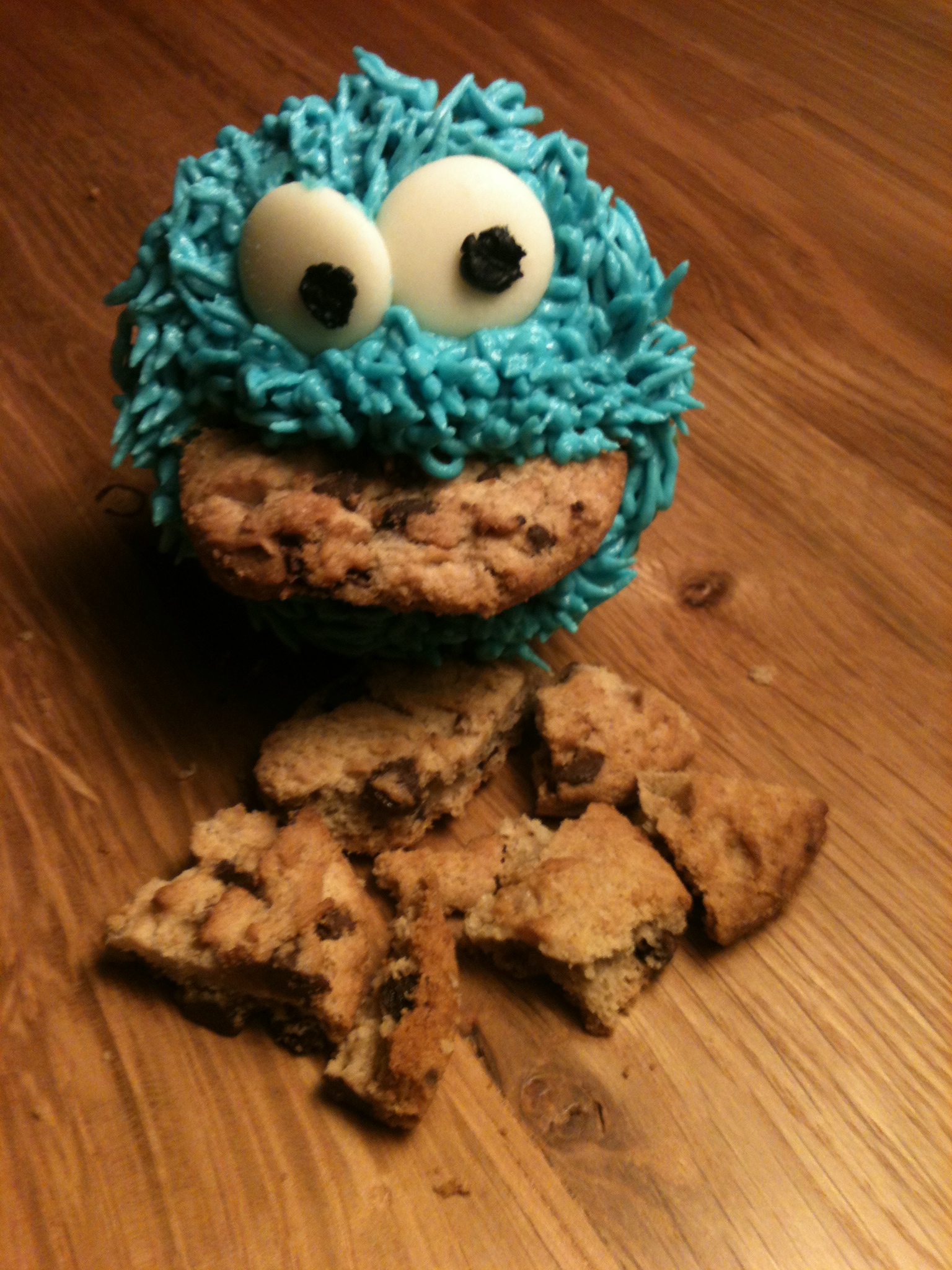 cookie monster cupcake