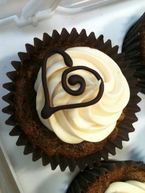 sticky toffee cupcake